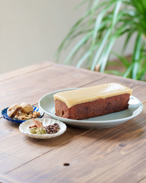 生キャラメルといちじくのケーキ - roundcoffee